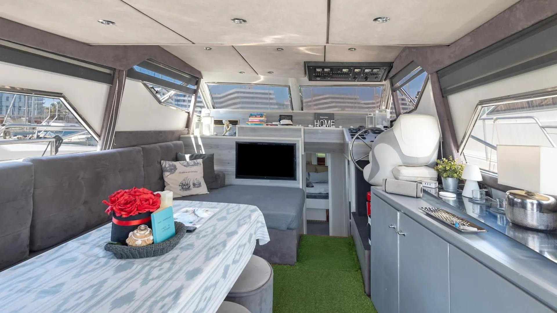 Barco Muy Romantico Con Parking Barcellona 0*,  Spagna