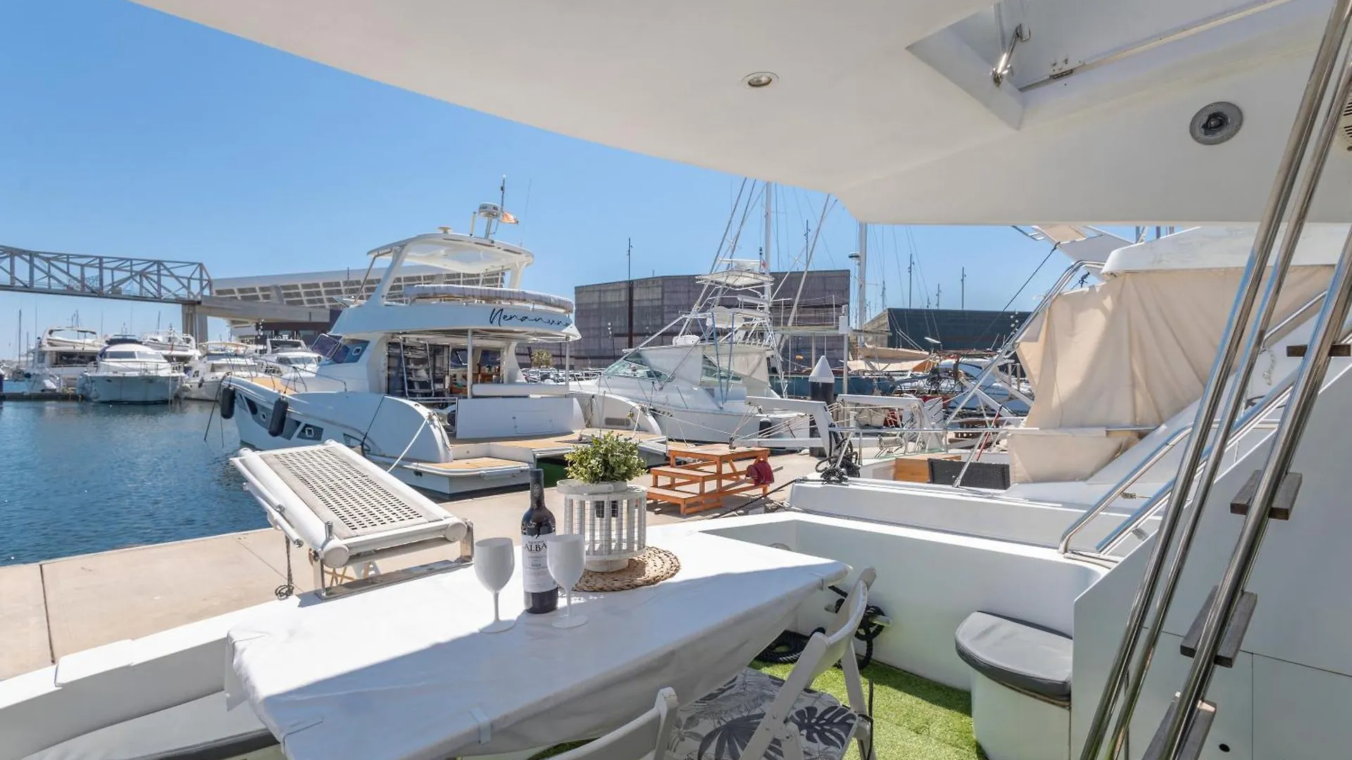 Botel Barco Muy Romantico Con Parking Barcelona Spain