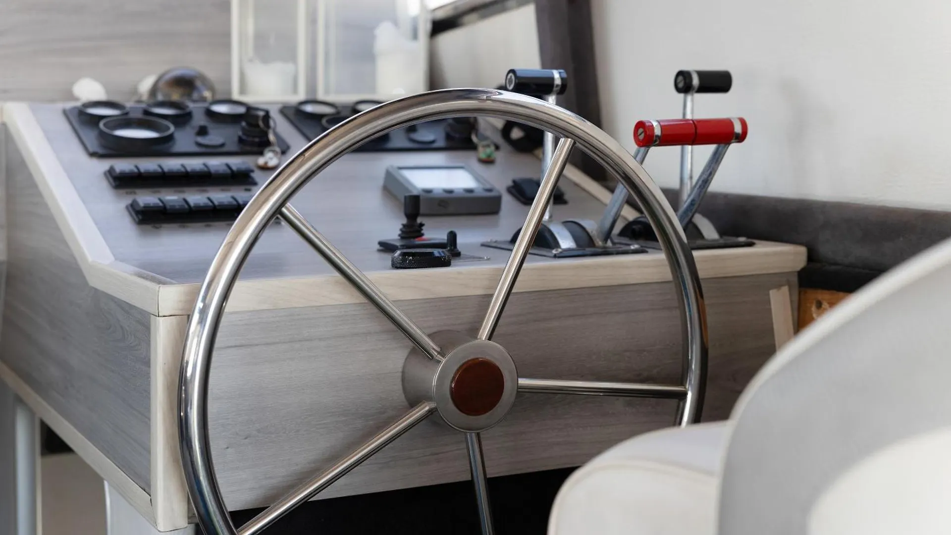 Barco Muy Romantico Con Parking Barcelona Botel