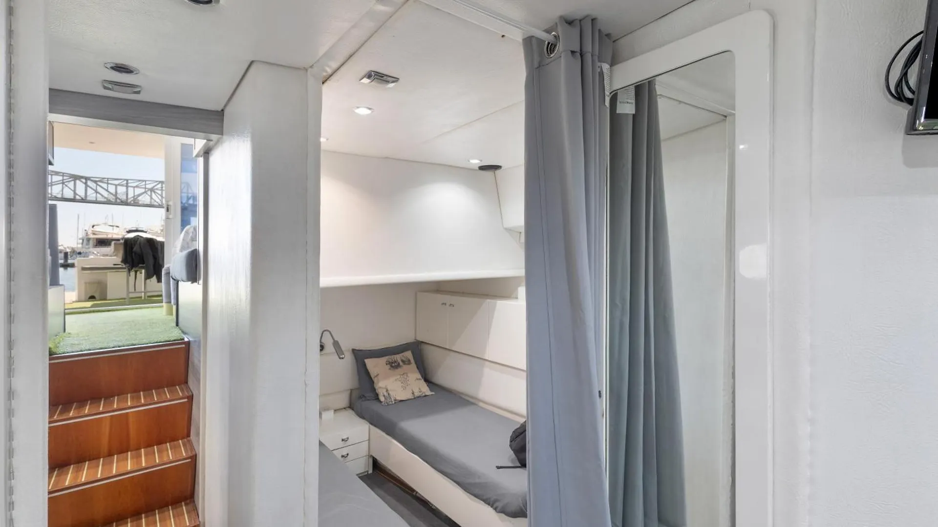 Botel Barco Muy Romantico Con Parking Barcelona
