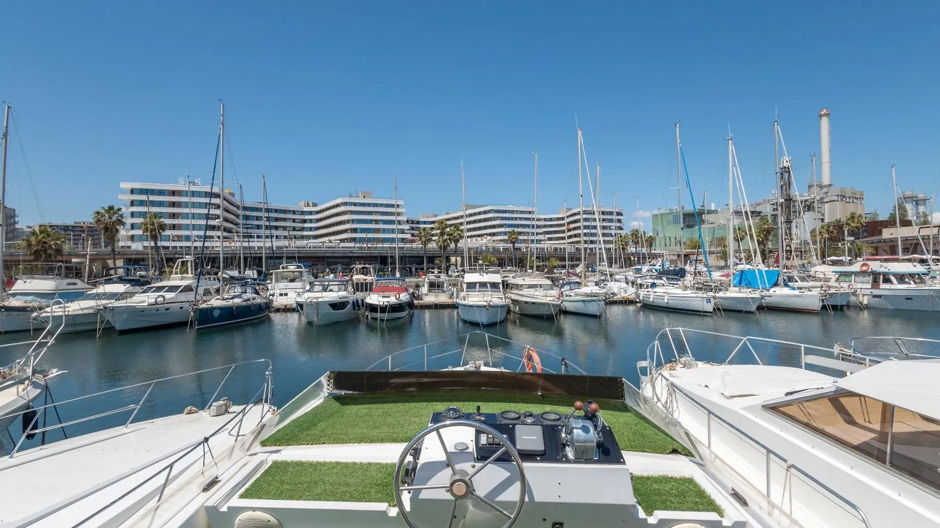 Barco Muy Romantico Con Parking Barcelona